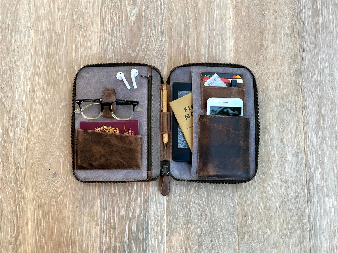 Travel Wallet Medium - Umber
